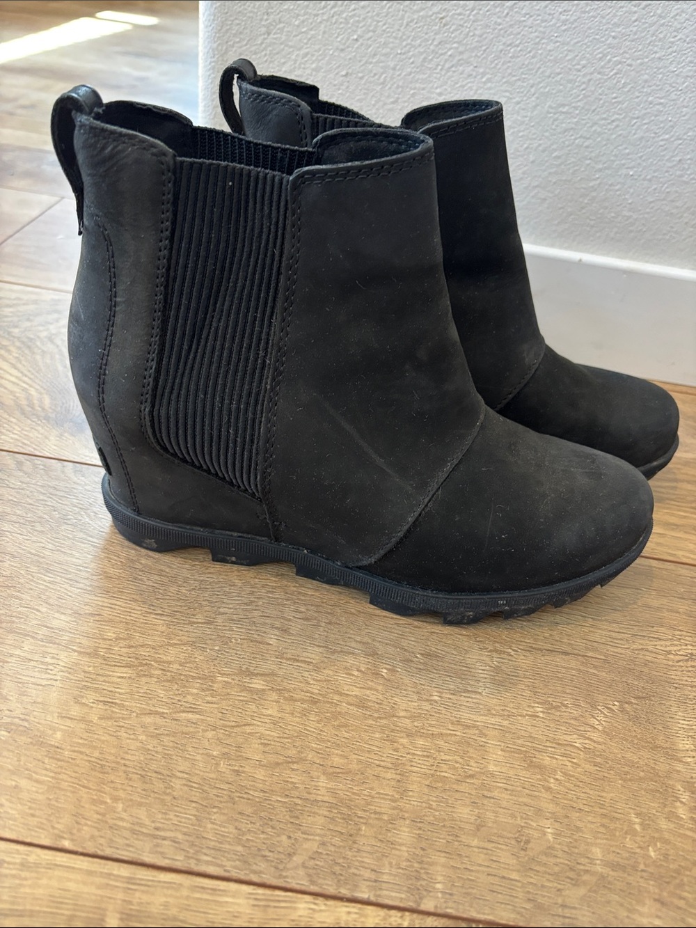 Sorel Black Chelsea Wedge Ankle Booties